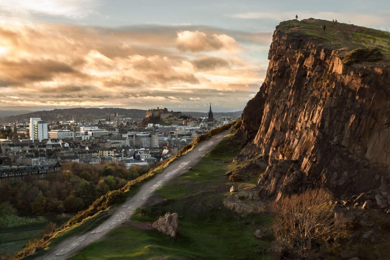 Spacious City Centre Family Room Edinburg Exteriör bild