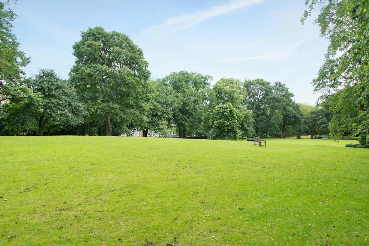 Spacious City Centre Family Room Edinburg Exteriör bild